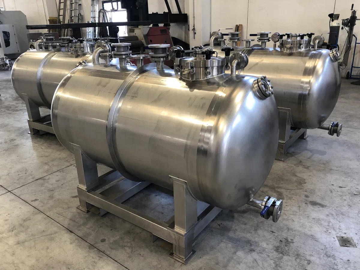 Serbatoi inox di stoccaggio orizzontali