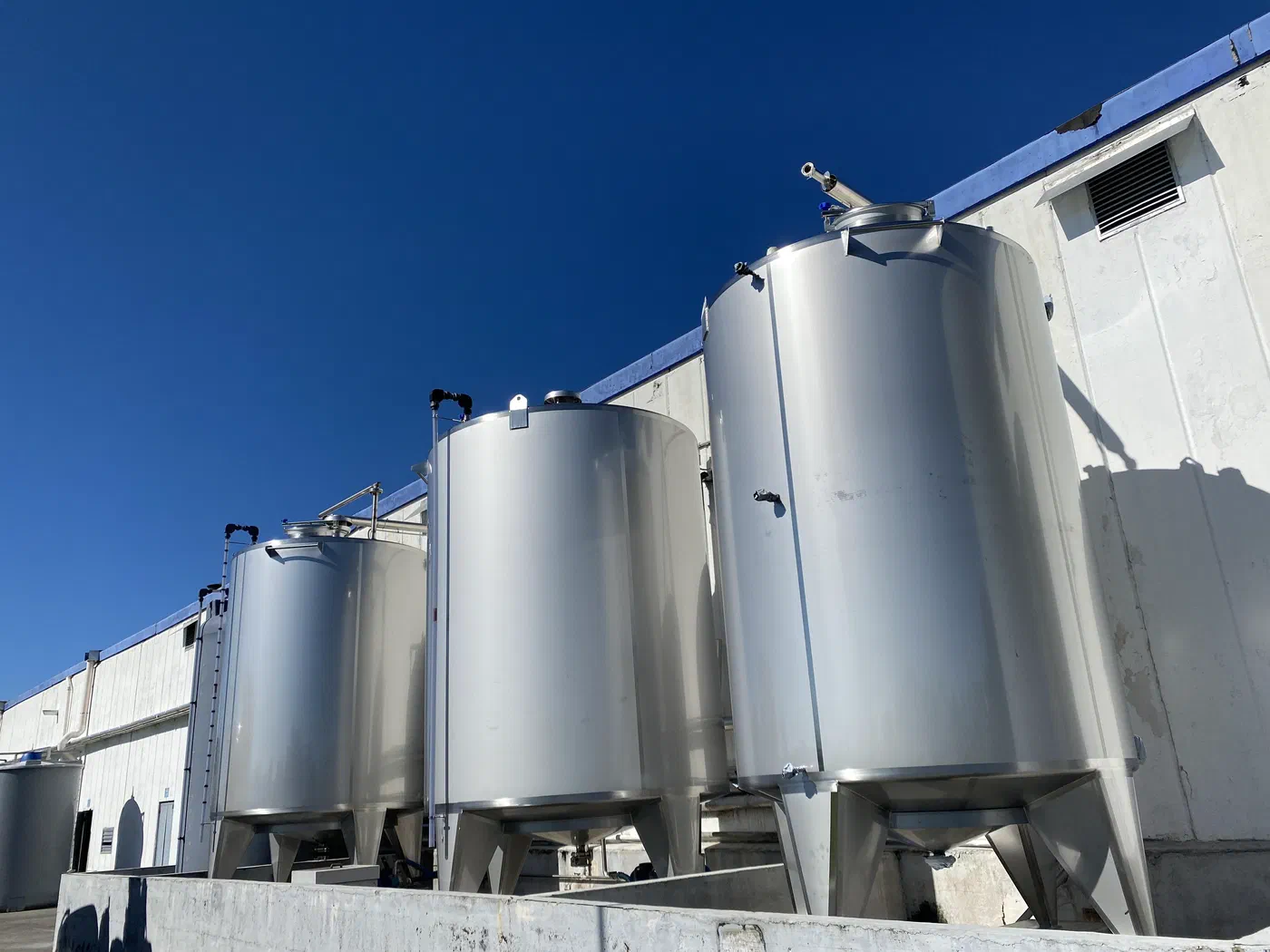 Specialisti dell'acciaio inox: attrezzature e impianti su misura.